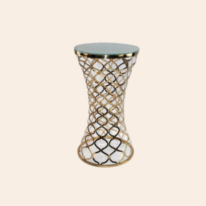 Small gold table, ideal for displaying decorations