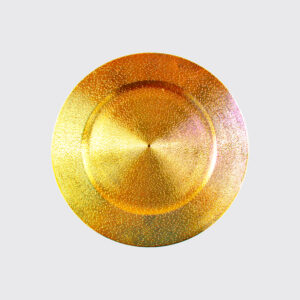 Elegant gold plate for any occasion